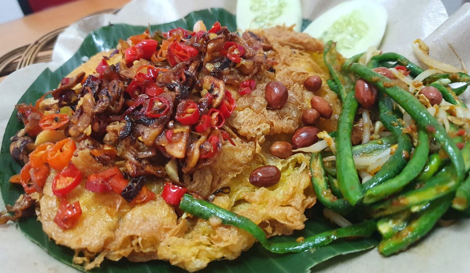 nasi telor sambel embe
